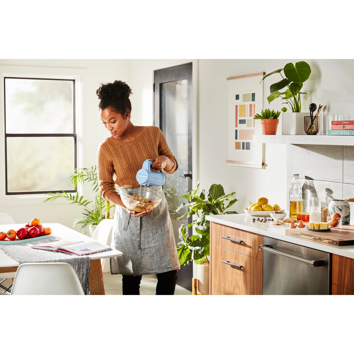 KitchenAid Cordless 7-Speed Hand Mixer With Turbo Beaters II In Blue Velvet 4 KitchenAid Cordless 7-Speed Hand Mixer With Turbo Beaters II In Blue Velvet - Image 2